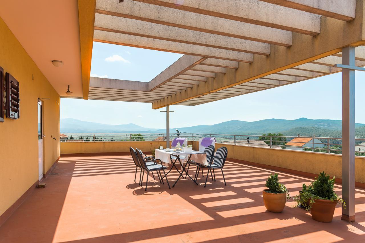 Apartment Promona Drniš Eksteriør bilde