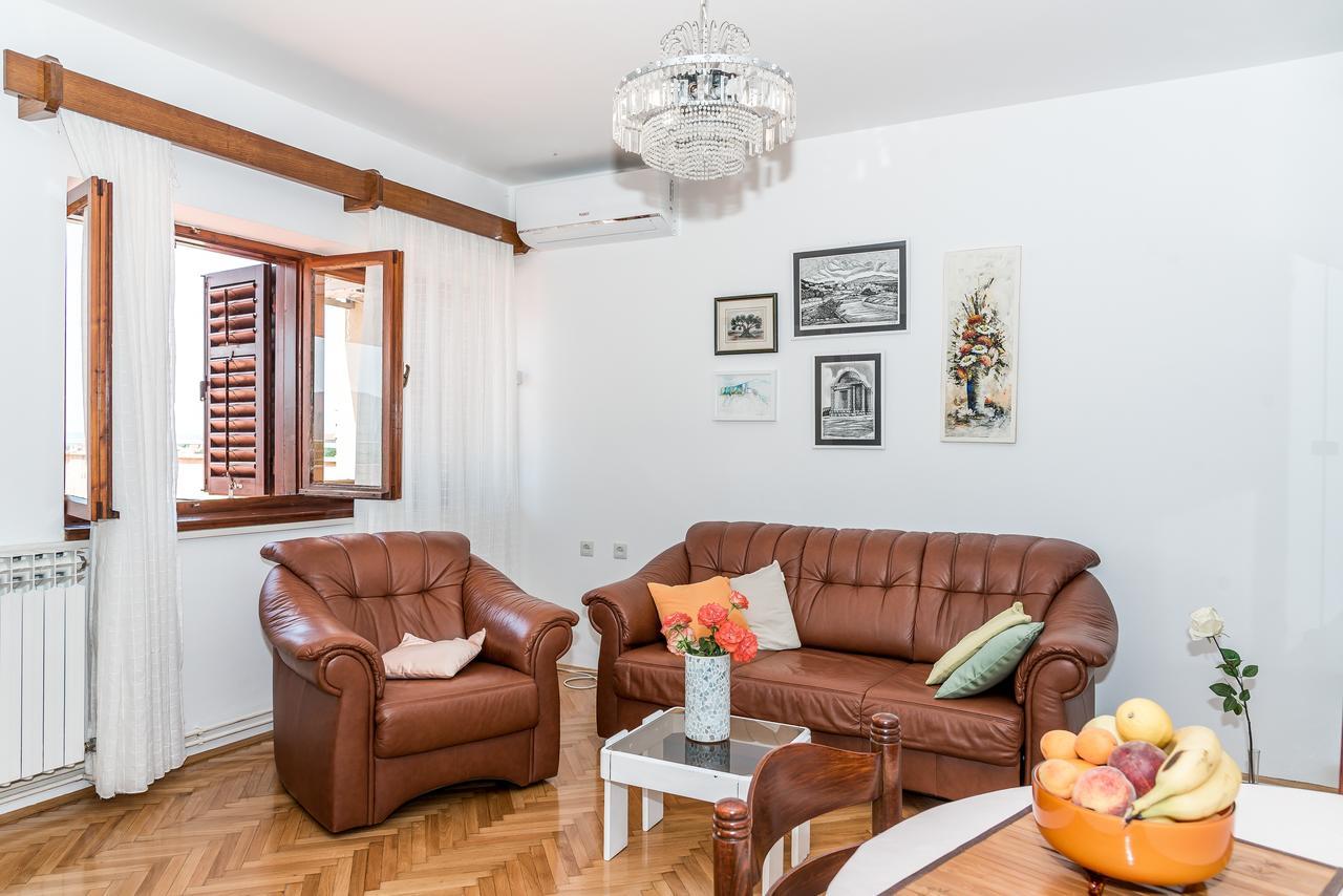 Apartment Promona Drniš Eksteriør bilde