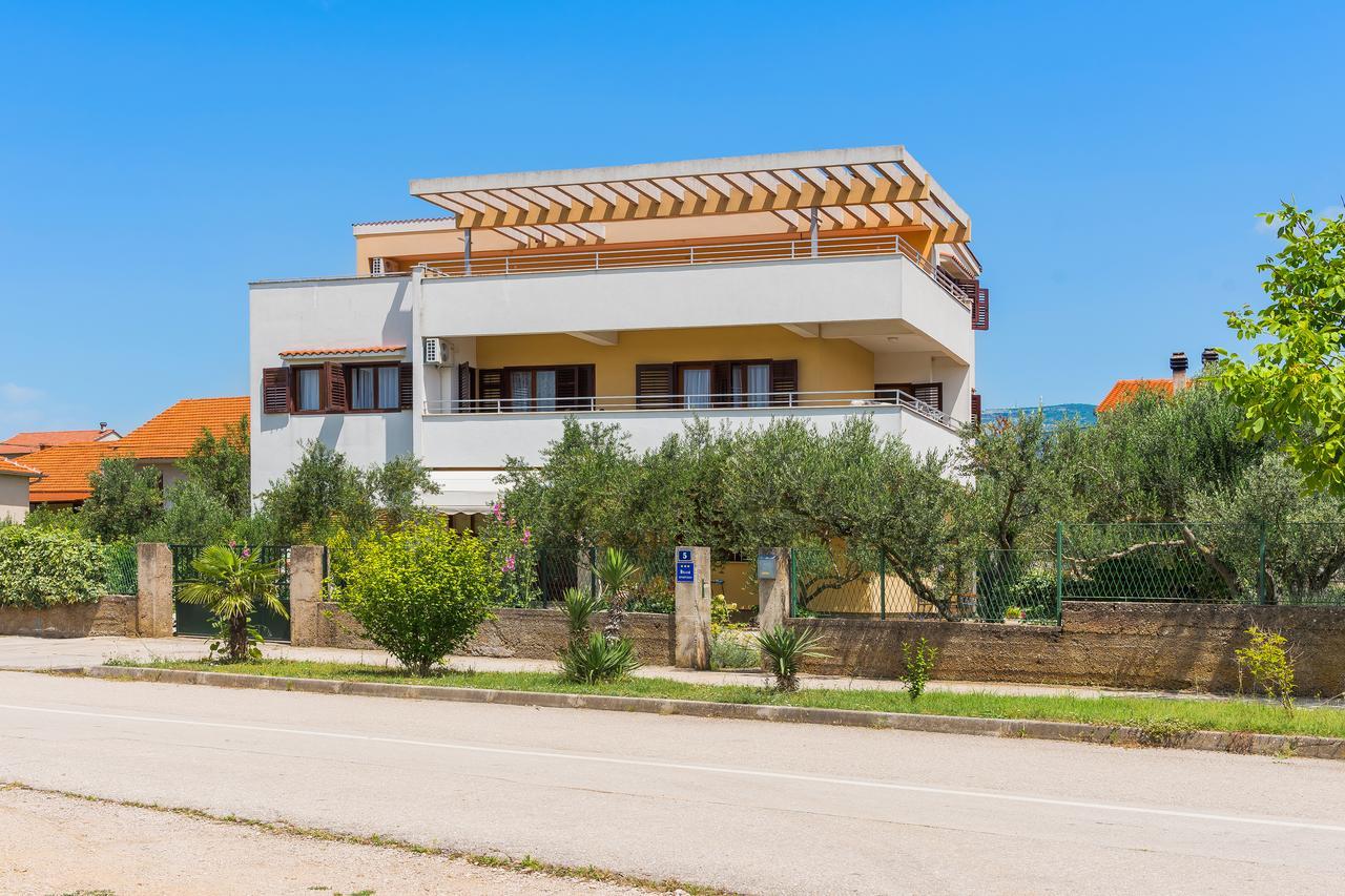 Apartment Promona Drniš Eksteriør bilde