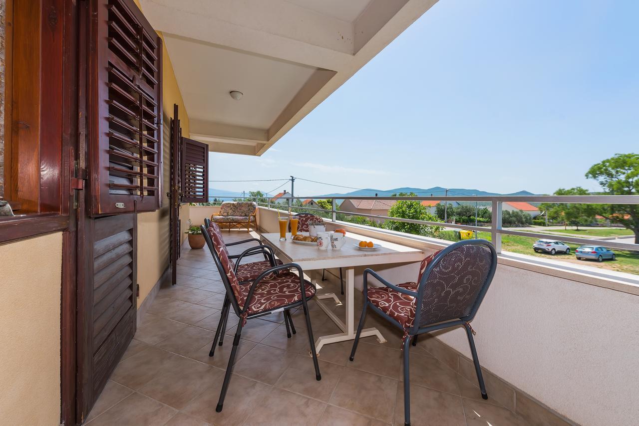 Apartment Promona Drniš Eksteriør bilde